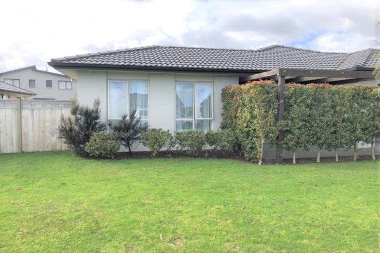 Photo of property in 5 Strathaven Road, Wattle Downs, Auckland, 2103