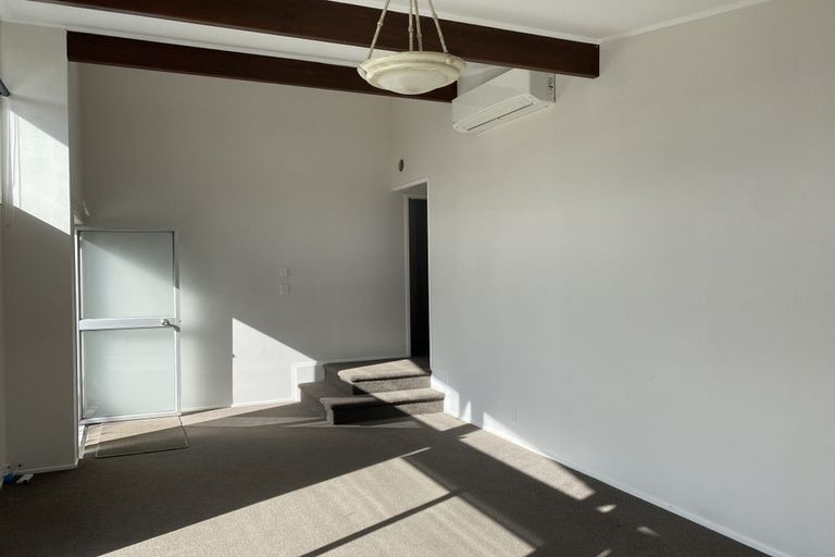 Photo of property in 6 Cranberry Place, Bucklands Beach, Auckland, 2012