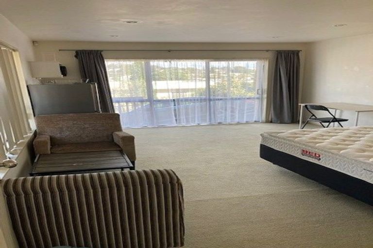 Photo of property in 26a Woodstock Road, Forrest Hill, Auckland, 0620