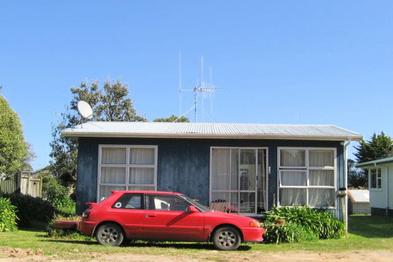 Photo of property in 136 Karewa Parade, Papamoa Beach, Papamoa, 3118