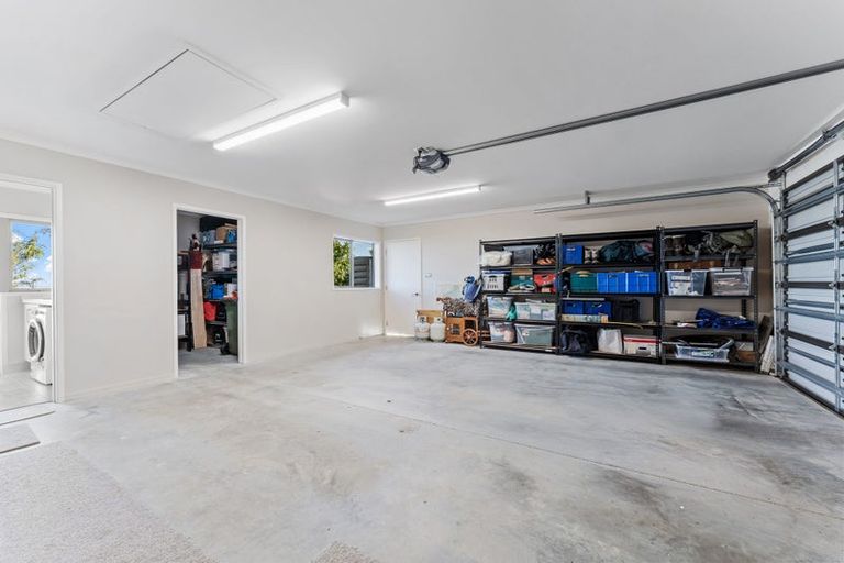 Photo of property in 21 Laguna Place, Matakatia, Whangaparaoa, 0930