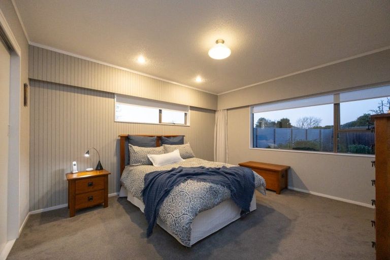Photo of property in 12 Caulfield Place, Awapuni, Palmerston North, 4412