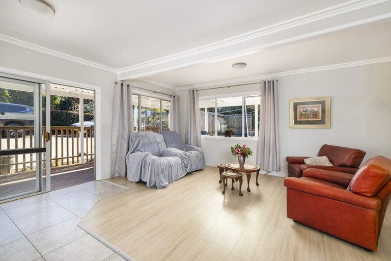 Photo of property in 43 Awatere Street, Clover Park, Auckland, 2023