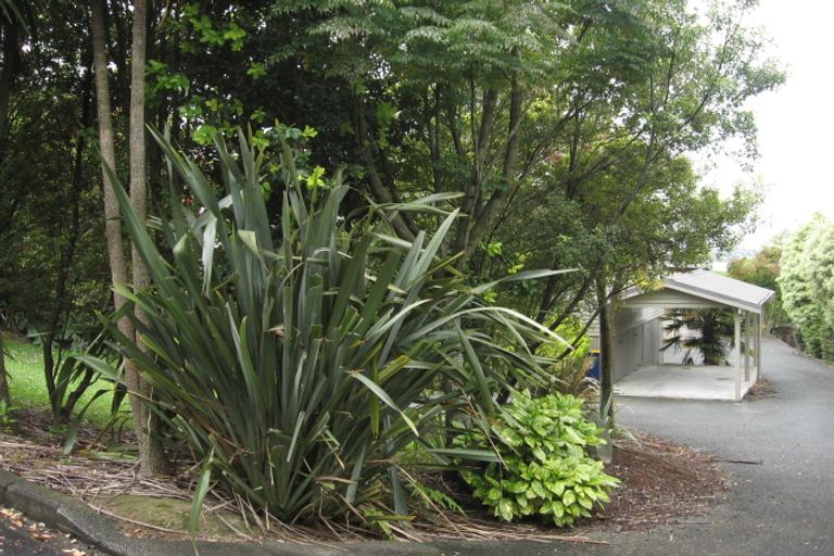 Photo of property in 1/539 Glenfield Road, Glenfield, Auckland, 0629
