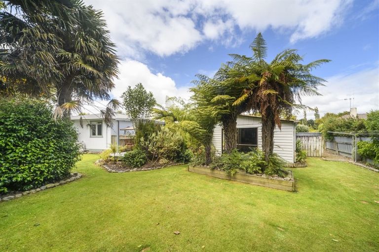Photo of property in 24 Parkland Crescent, Terrace End, Palmerston North, 4410