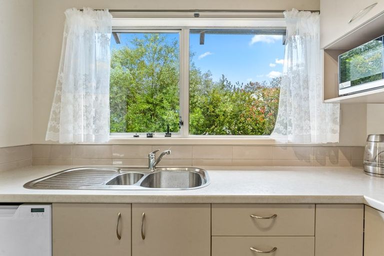 Photo of property in 1/1 Gatman Street, Birkdale, Auckland, 0626