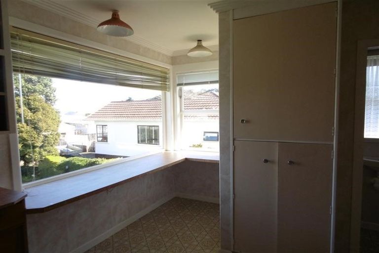 Photo of property in 5 Price Street, Westown, New Plymouth, 4310