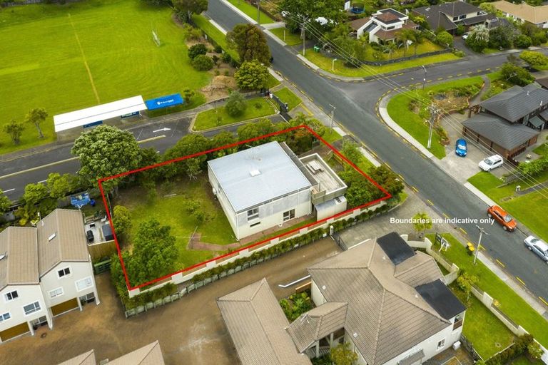 Photo of property in 51 Gladstone Road, Northcote, Auckland, 0627