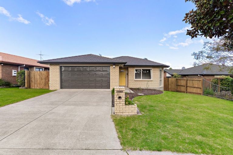 Photo of property in 6 Harobed Place, Weymouth, Auckland, 2103