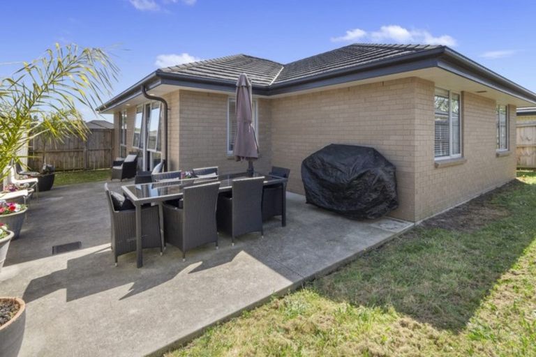 Photo of property in 6 Waipokapu Place, Opaheke, Papakura, 2113