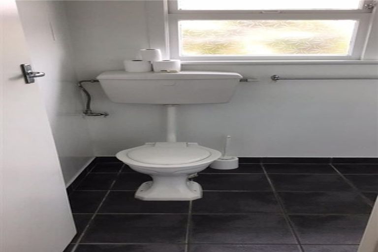 Photo of property in 2/707 Alexandra Street, Parkvale, Hastings, 4122