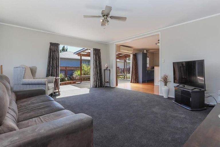 Photo of property in 12a Charles Road, Hannahs Bay, Rotorua, 3010