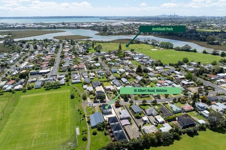 Photo of property in 6/18 Albert Road, Kelston, Auckland, 0602
