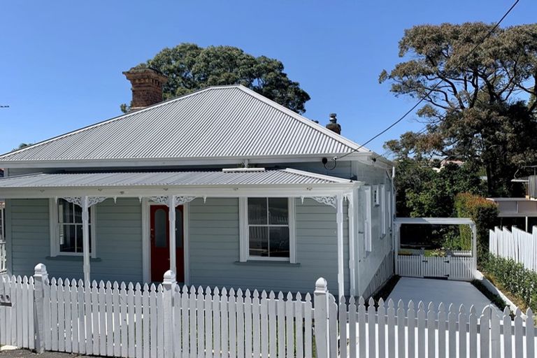 Photo of property in 29 Ewen Alison Avenue, Devonport, Auckland, 0624