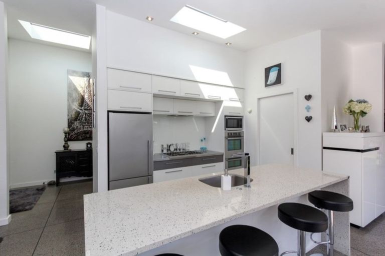 Photo of property in 3 Dolphin Parade, Bell Block, New Plymouth, 4312