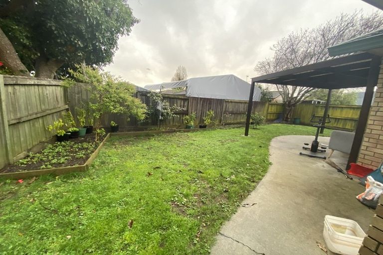 Photo of property in 2 Portrush Lane, Takanini, 2112