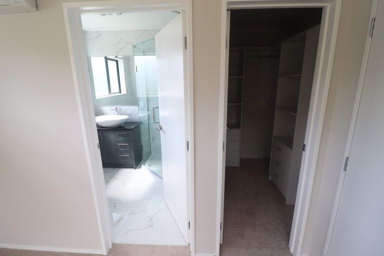 Photo of property in 6c St Catherine Crescent, West Harbour, Auckland, 0618