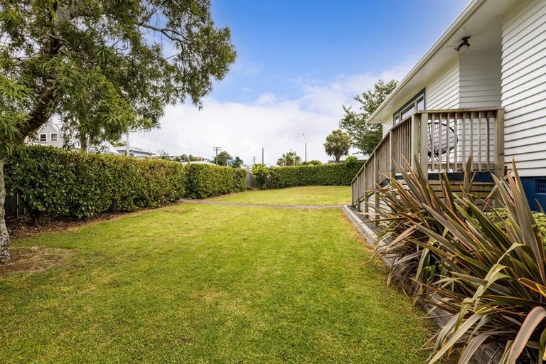 Photo of property in 79 Awanui Street, Merrilands, New Plymouth, 4312