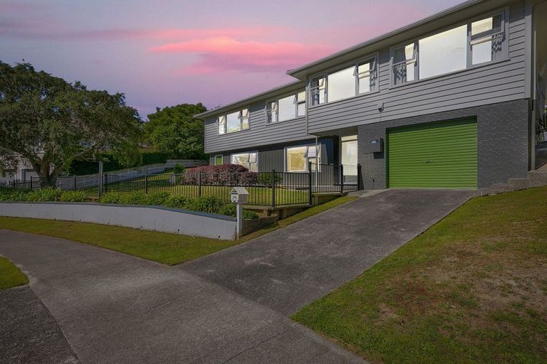 Photo of property in 35 Pembroke Street, Tawa, Wellington, 5028