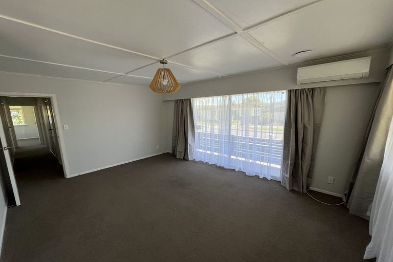 Photo of property in 40 Hillside Drive, Maoribank, Upper Hutt, 5018
