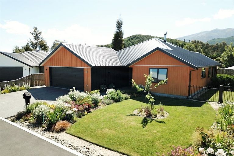 Photo of property in 6 Dumblane Way, Hanmer Springs, 7334