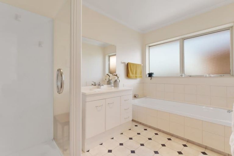 Photo of property in 38 Duke Street, Levin, 5510