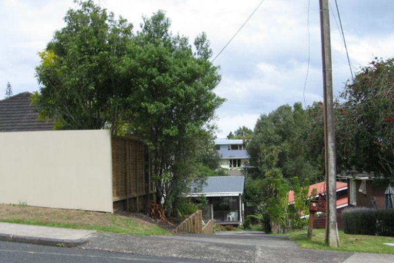 Photo of property in 1/30 Selwyn Crescent, Forrest Hill, Auckland, 0620