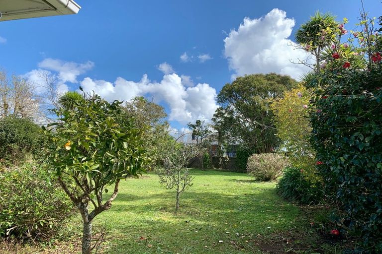 Photo of property in 8 Speedy Crescent, Hillcrest, Auckland, 0627