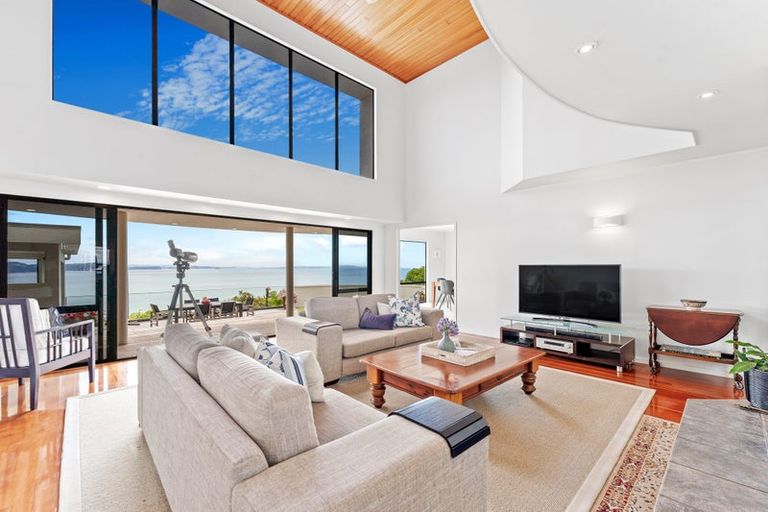 Photo of property in 32 Vipond Road, Stanmore Bay, Whangaparaoa, 0932