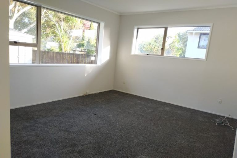 Photo of property in 11 Chantal Place, Red Hill, Papakura, 2110