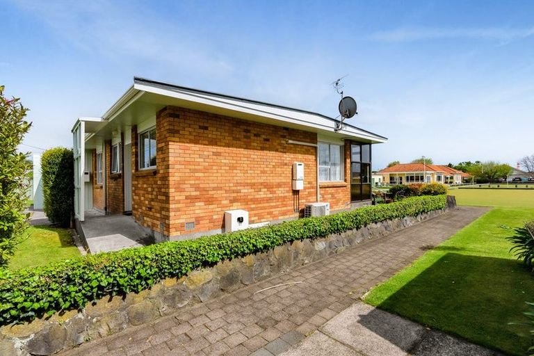 Photo of property in 9 Struan Avenue, Lower Vogeltown, New Plymouth, 4310