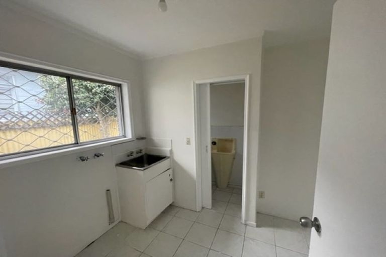 Photo of property in 2 Carolyn Street, Manukau, Auckland, 2025