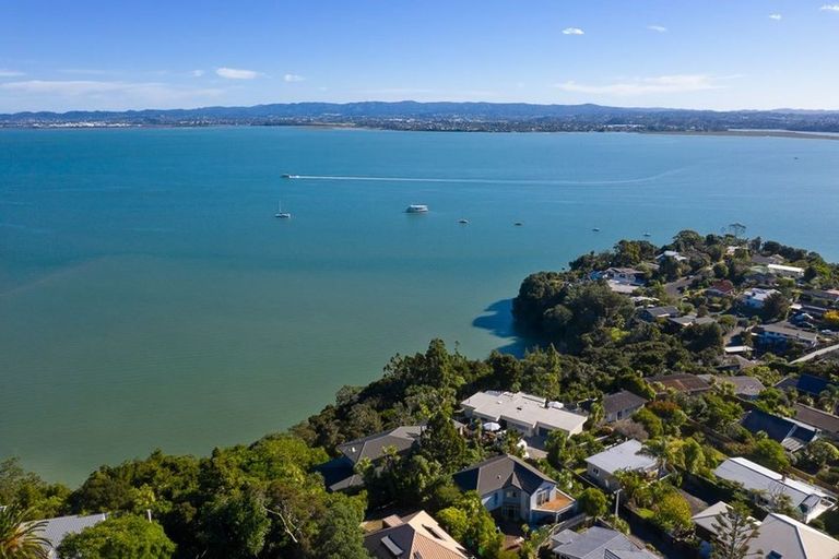 Photo of property in 92 Island Bay Road, Beach Haven, Auckland, 0626