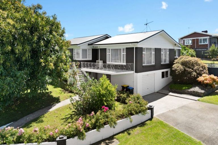 Photo of property in 2 Mountain View Drive, Te Awamutu, 3800