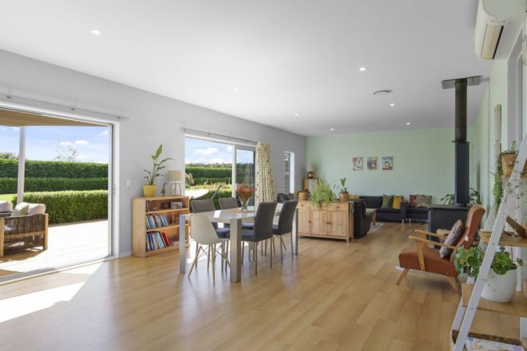 Photo of property in 14 Whitcombe Place, Darfield, 7571