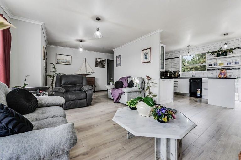 Photo of property in 21 Brookbank Place, Glenview, Hamilton, 3206