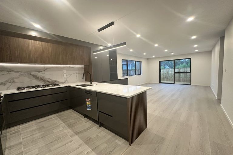 Photo of property in 23 Drumnaconagher Road, Flat Bush, 2019