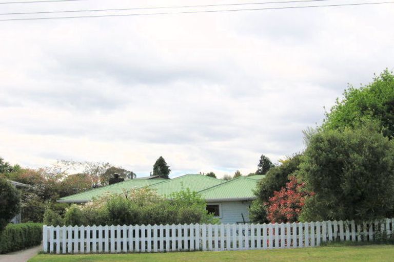 Photo of property in 16 Taupo View Road, Taupo, 3330