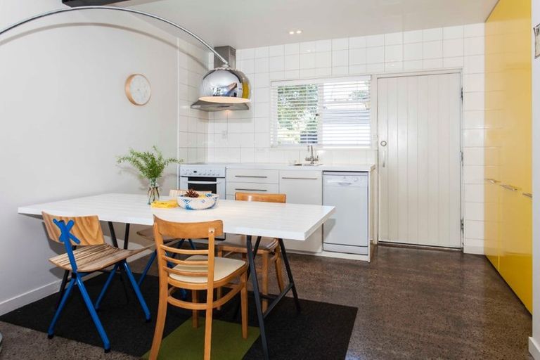 Photo of property in 4/23 Holly Road, St Albans, Christchurch, 8014