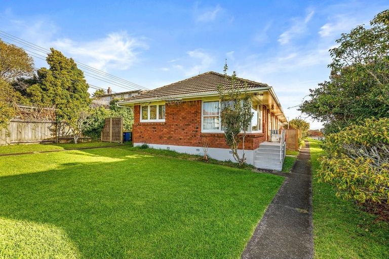 Photo of property in 4/9 Moana Avenue, Belmont, Auckland, 0622