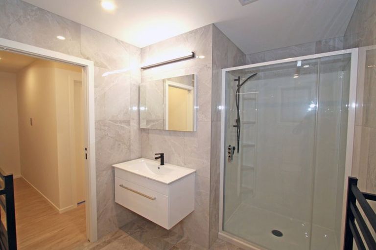 Photo of property in 5 Waterloo Place, Westown, New Plymouth, 4310