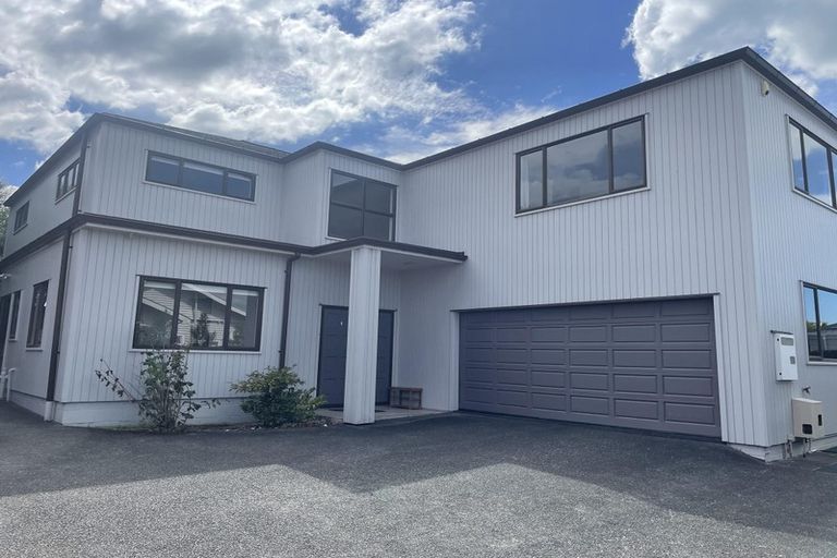 Photo of property in 2/28 Ngataringa Road, Devonport, Auckland, 0624