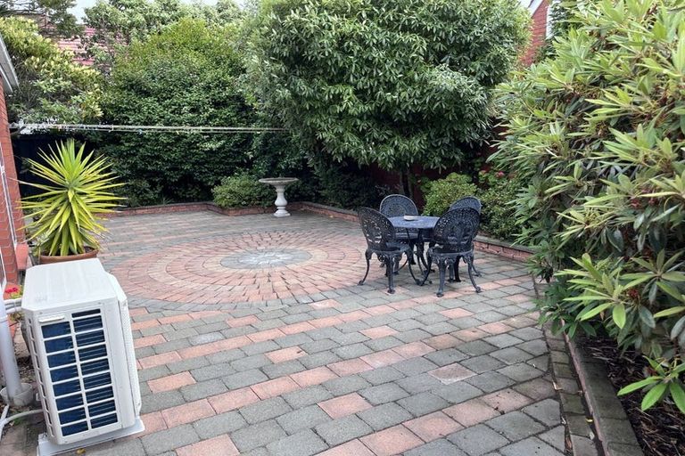 Photo of property in 1/50 Saint Andrews Square, Strowan, Christchurch, 8052