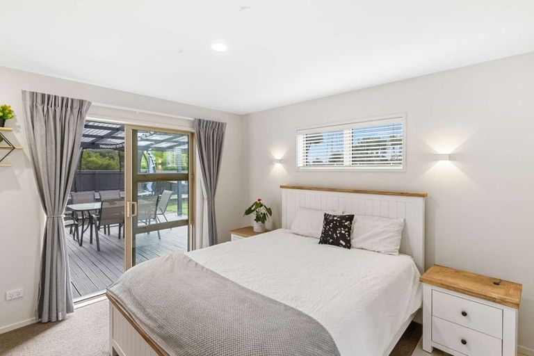 Photo of property in 15 Little Oaks Drive, Yaldhurst, Christchurch, 8042