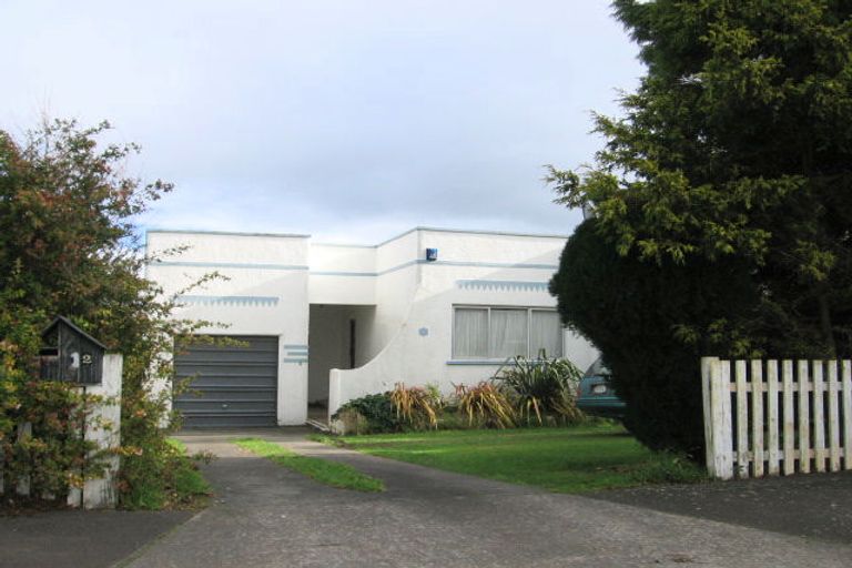 Photo of property in 12 Russell Street, Palmerston North, 4414