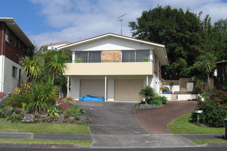 Photo of property in 7 Robin Lane, Browns Bay, Auckland, 0630
