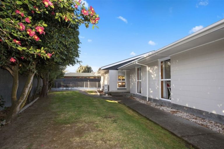 Photo of property in 21 Toorak Avenue, Avonhead, Christchurch, 8042