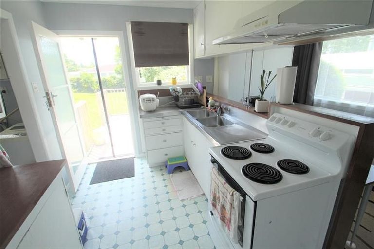 Photo of property in 20 Eskdale Road, Birkdale, Auckland, 0626