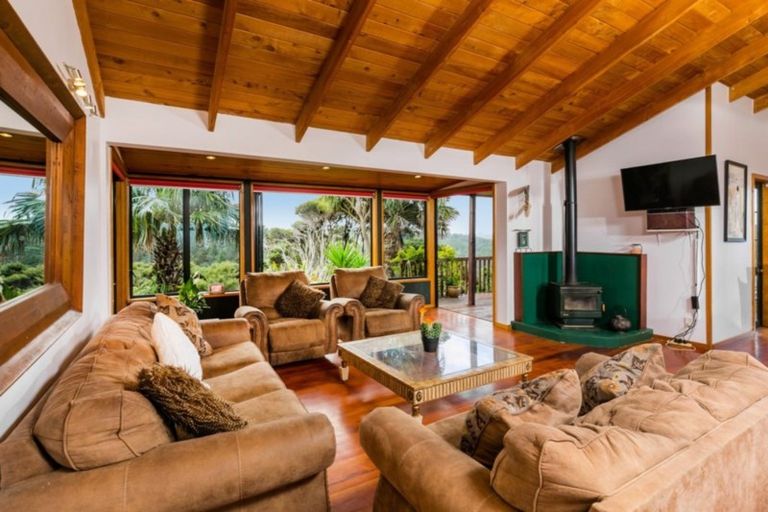 Photo of property in 109 Constable Road, Muriwai, Waimauku, 0881