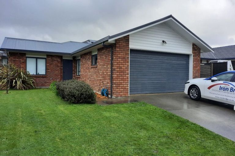 Photo of property in 1 Sunstone Crescent, Brown Owl, Upper Hutt, 5018